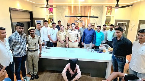 Jalgaon News : भीक मागण्यासाठी चिमुरडीचे अपहरण; होमगार्डच्या सतर्कतेने झाली 'मातृत्वाची भेट'