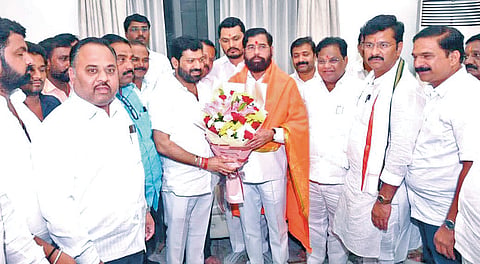 Eknath Shinde : आ. तानाजी सावंत यांच्या निवासस्थानी उपमुख्यमंत्री शिंदे यांची भेट