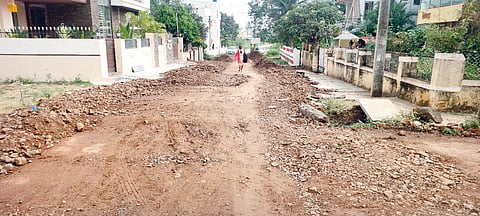 Jat News: जत शहरातील रस्त्यांची झाली चाळण