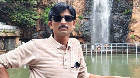 hingoli tractor and bike accident husband killed wife injured