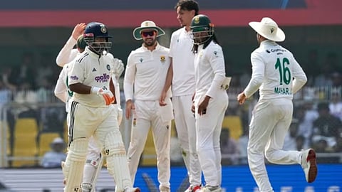 Team India : भारतीय क्रिकेटपटूंची ‘शॉर्ट टर्म मेमरी’, कसोटीला समजतायत T-20..!