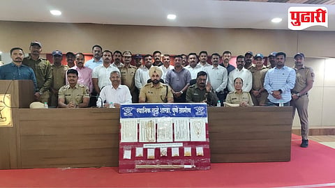 पत्रकार परिषेदेत माहिती देताना पोलिस अधीक्षक संदीपसिंग गिल्ल, पोलिस अधिकारी कर्मचारी.