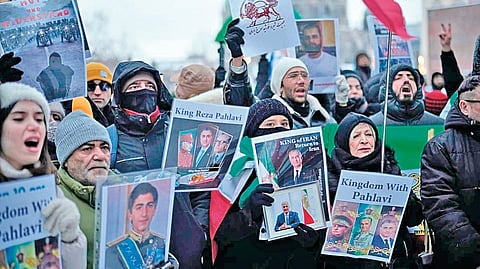 Itan protests