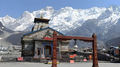 उत्तराखंडमधील प्रसिद्ध केदारनाथ मंदिराचे दरवाजे भाविकांसाठी यावर्षी २२ एप्रिल रोजी उघडले जाणार आहेत.
