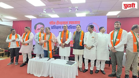 Avinash Warjukar Satish Warjukar joins BJP