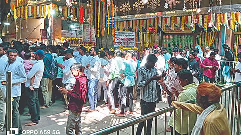 Swami Samarth: स्वामी समर्थ प्रकटदिनी लाखो भक्त ‘श्रीं’च्या चरणी नतमस्तक