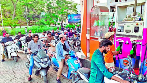 Vehicle queues on petrol pumps