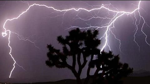 lightning strike |