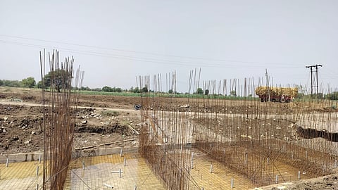 Parbhani news | कामाई ओढ्यावरील पूलबांधकाम प्रवाहाच्या विरुद्ध दिशेने; शेतकऱ्याची तक्रार