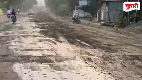 Dhule news | चिमठाणे- पिंपरी चौफुलीवर रस्त्याचे काम निकृष्ट दर्जाचे; ग्रामस्थ उतरले रस्त्यावर