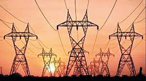 Satara power surge: विजेच्या दाबामुळे डीपी जळण्याचे प्रकार