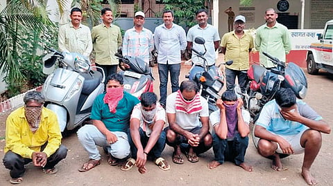 Kabnur gambling raid |