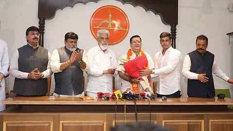 Anand Paranjpe : माजी खासदार आनंद परांजपे यांचे शिवसेनेत स्वगृही पुनरागमन
