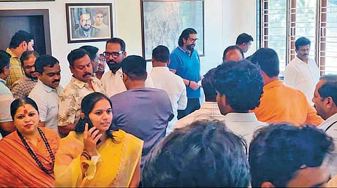 Shivendraraje Bhosale: ना. शिवेंद्रराजेंनी नगरसेवकांना झापडले
