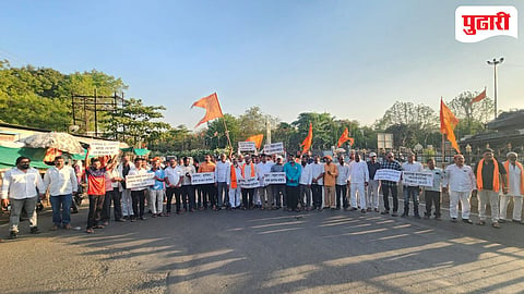Dhule news | सरकारची परराष्ट्र निती फेल झाल्याचा आरोप; शिवसेनेच्या ठाकरे गटाची निदर्शने
