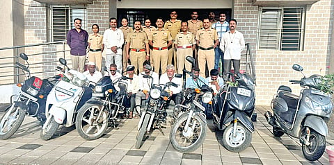 Satara crime: वाठार पोलिसांची जुगार अड्ड्यावर कारवाई; साडेतीन लाखांचा मुद्देमाल जप्त