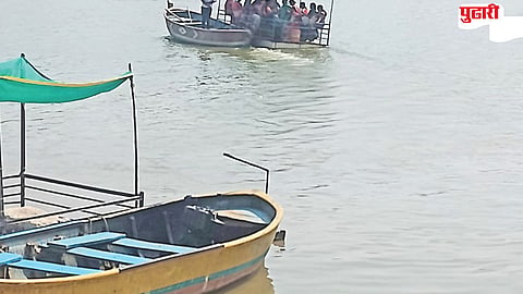 unsafe boat transport Godavari