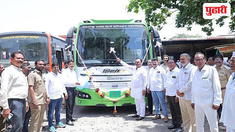 Dhule MSRTC Shiwai E Bus Launch | एसटी महामंडळाच्या ई-बस सेवेमुळे इंधन बचतीला मिळेल चालना-आमदार अनुप अग्रवाल