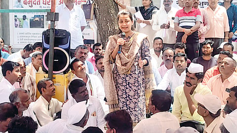 Solapur farmers protest: ऊसबिलासाठी सहाव्या दिवशीही आंदोलन सुरुच