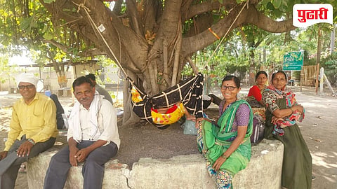 Nanded inspiring news | आई परीक्षा हॉलमध्ये… झाडाखाली पाळण्यात बाळ; ‘ज्ञानगंगा घरोघरी’ची प्रचिती