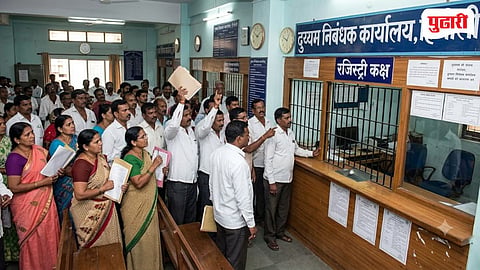 Hingoli news | दोन दिवसांपासून रजिस्ट्री ठप्प; दुय्यम निबंधक कार्यालयातील भोंगळ कारभारामुळे नागरिक संतप्त