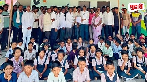 ZP School Protest Manvat Parbhani