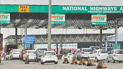 Satara Toll Issue: टोलप्रश्नी तीन जिल्हाधिकाऱ्यांना म्हणणे मांडण्याचे आदेश