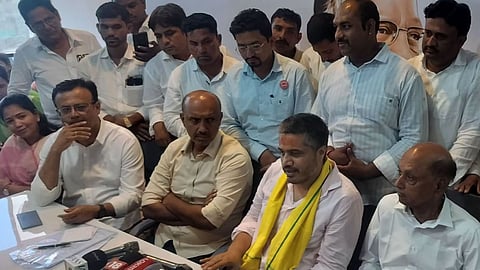 Rohit Pawar Warning : कर्जमाफीत सुधारणा न झाल्यास पुन्हा आंदोलन करणार : आ. रोहित पवार यांचा राज्य सरकारला इशारा