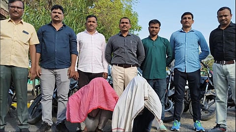 Washim Crime : वाशीम एलसीबीची धडक कारवाई; २ सराईत चोरट्या मुसक्या आवळल्या, १० विनाक्रमांक दुचाकी जप्त