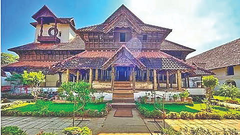 Largest Wooden Palace |