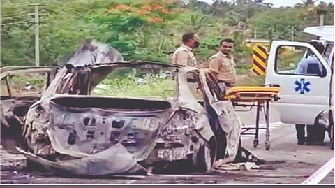 Karnataka crime: प्रेयसीच्या हत्येच्या प्रयत्नानंतर तरुणाने कारस्फोटाने जीवन संपवले