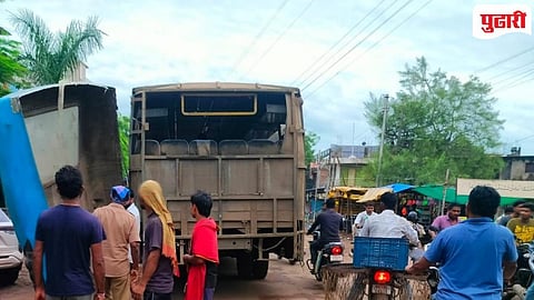 Gadchiroli Accident | अन् धावत्या एसटी बसचा मागचा पत्रा अचानक पडला निखळून....! सुदैवाने दुर्घटना टळली