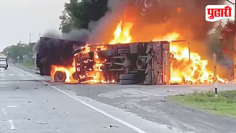 Nagar Daund Highway Truck Accident