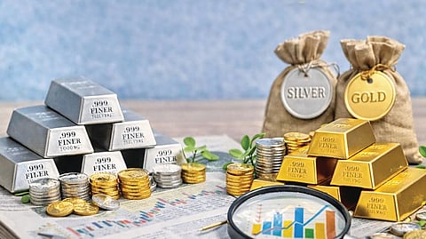 Gold and Silver Prices Fall |