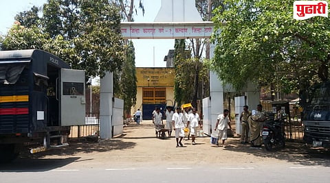 Kalyan News : कल्याणच्या आधारवाडी कारागृहात भीषण आग; दोन कैदी गंभीर होरपळले, प्रकृती चिंताजनक
