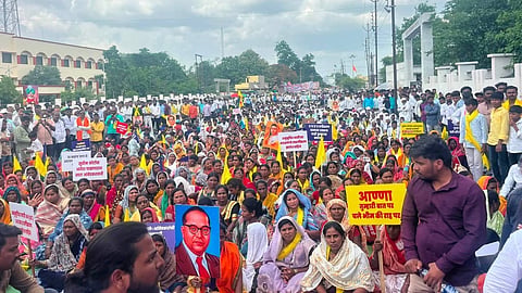 Beed News | अंबाजोगाईत सकल मातंग समाजाचा हजारोंच्या संख्येने मोर्चा; उपवर्गीकरणाची तातडीने अंमलबजावणी करा
