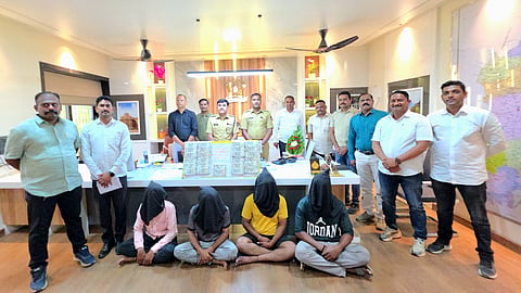 Jalgaon Crime | धावत्या लक्झरी बसमधून २५ लाखांची बॅग लंपास करणारी टोळी जेरबंद; स्थानिक गुन्हे शाखेची मोठी कारवाई
