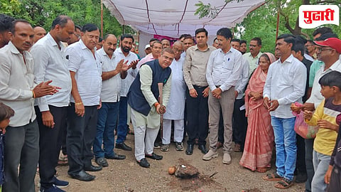 Dhule news: बुराई नदीकाठच्या पूरग्रस्त वस्त्यांना दिलासा; 2.5 कोटींच्या विकासकामांचा शुभारंभ