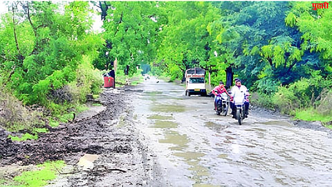 Devgaon Rangari-Deowlana road