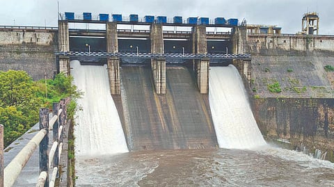 Satara Rain: पश्चिमेकडे संततधार कायम