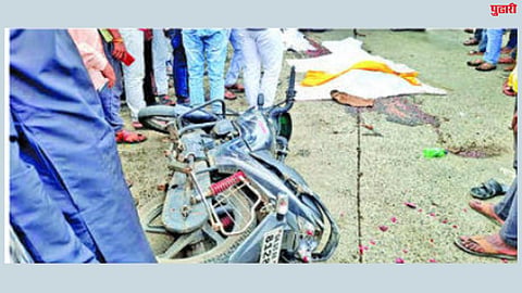 Accident News : धारूर चौकात भीषण अपघात; टिप्परखाली चिरडून तरुणाचा मृत्यू
