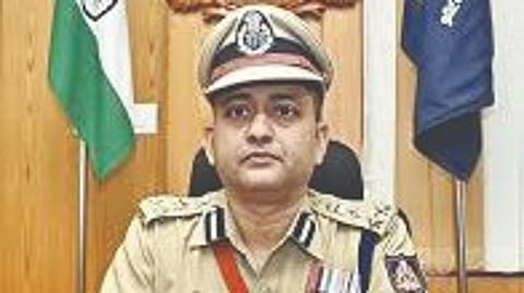 Police Commissioner Warning |