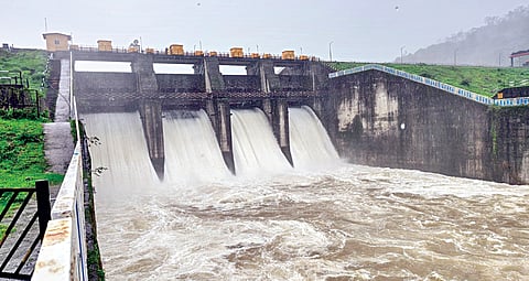Urmodi Dam: उरमोडीचे चारही वक्र दरवाजे उघडले