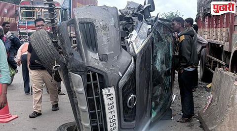 Nipani Accident : भरधाव ट्रकने कारला चिरडले; सुदैवाने आंध्रचे दोघे बचावले