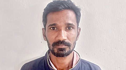 Gold Chain Theft |