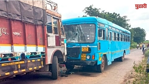 Deur Mhasadi Road ST Bus Truck Collision