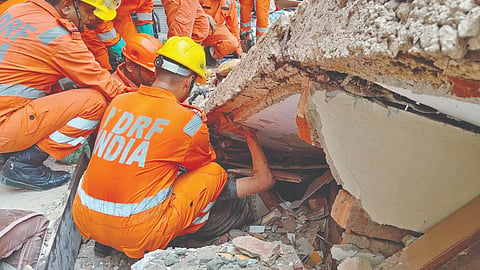 Delhi Hostel Building Collapse |