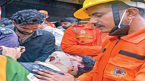 Delhi Building Collapse |