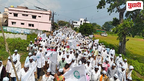 Chandrapur Farmer Protest | धान बोनससाठी नागभीड तहसीलवर शेतकऱ्यांचा ट्रॅक्टर मोर्चा धडकला!