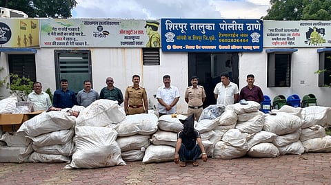 Dhule Gutkha Smuggling : सीमा तपासणी नाक्यावर गुटख्याची तस्करी उधळली